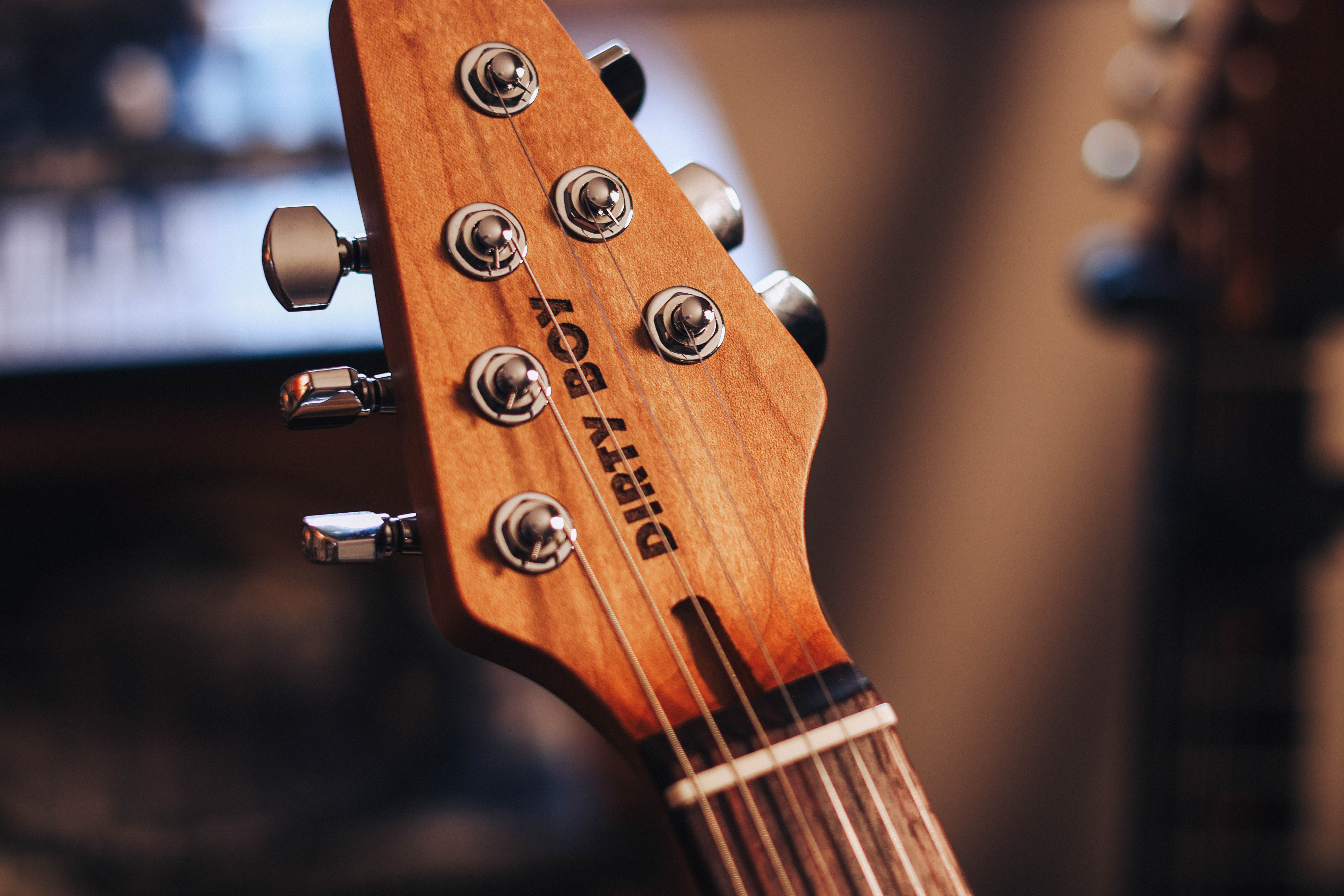TV24 Guitars – Dirty Boy Co.